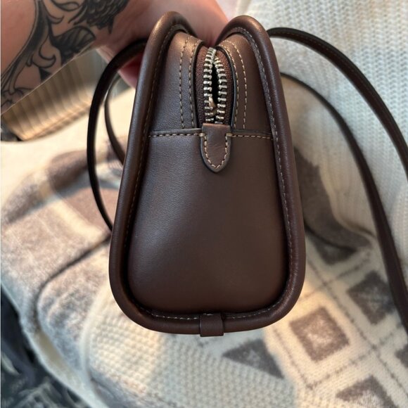 Classy Vintage Coach Zip Pouch - Sleek & Compact - Picture 6 of 6